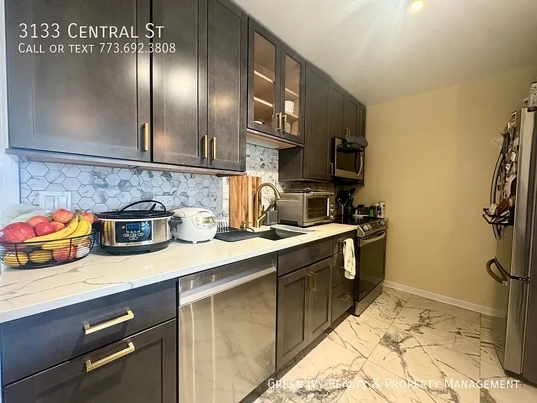 3133 Central St — Photo 5