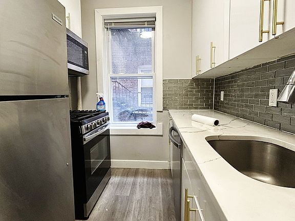 5th image of 3143 Kennedy Blvd #21E