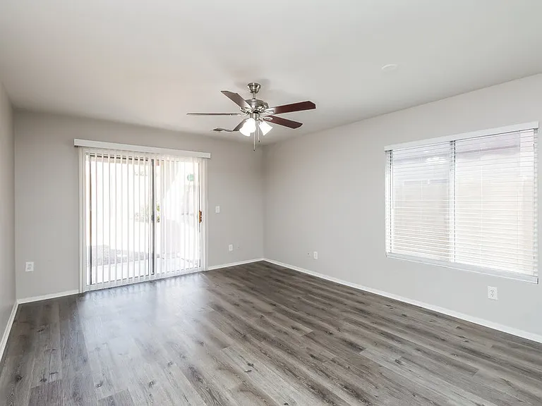 11834 W Sunnyside Dr — Photo 5