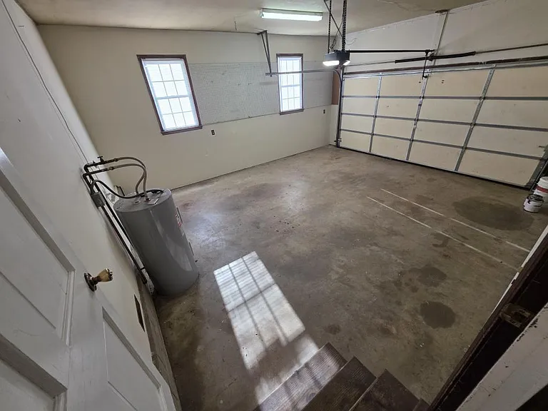 212 Stratford Dr — Photo 35
