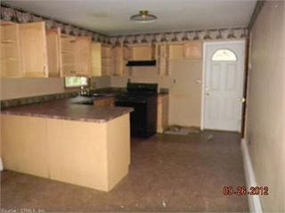 3rd image of 21 Emma St