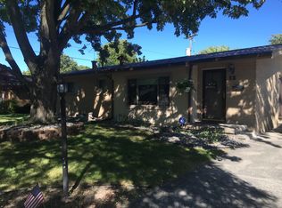 12 W Sharlear Dr, Essexville, MI
