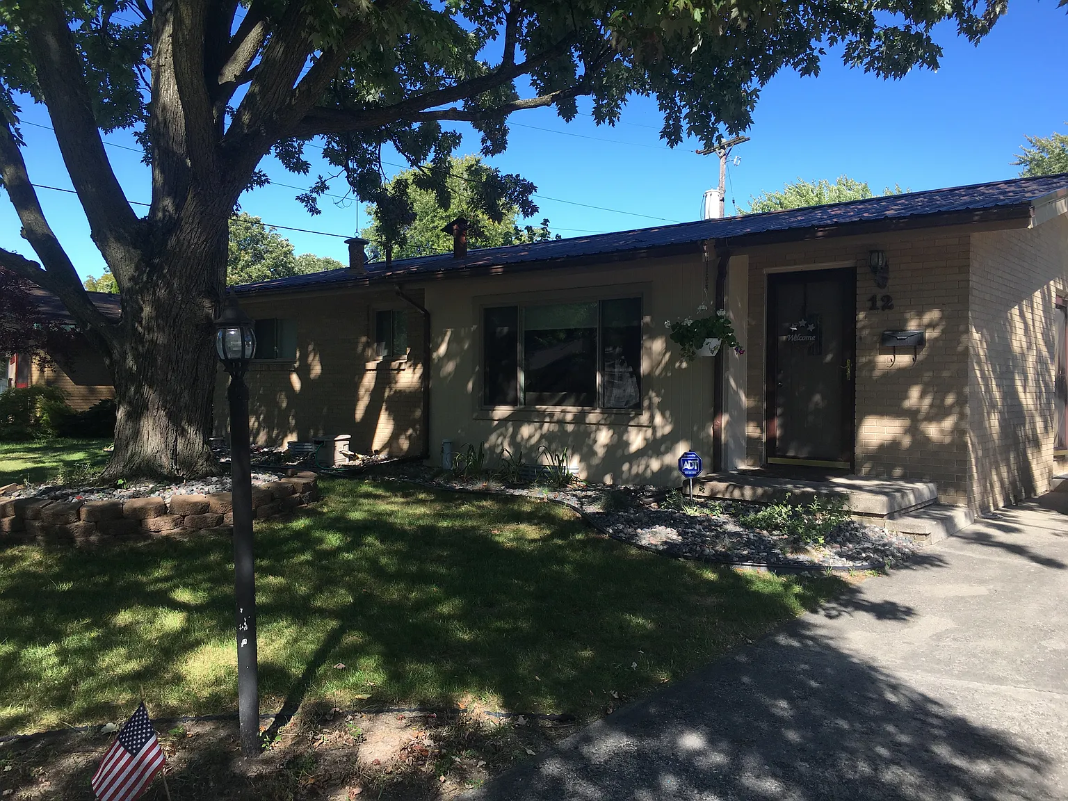12 W Sharlear Dr photo 1