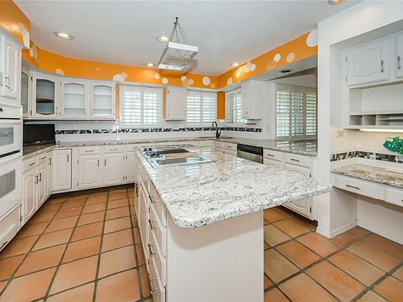5th image of 3141 S Canal Dr