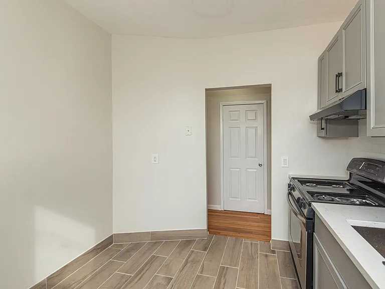 7111 Palisade Ave #B2 — Photo 8