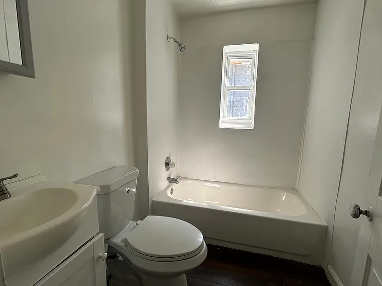 855 Steffen Ave #3 — Photo 11