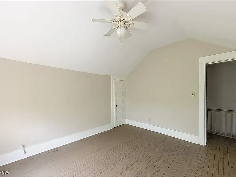2572 Mayfield Rd — Photo 37