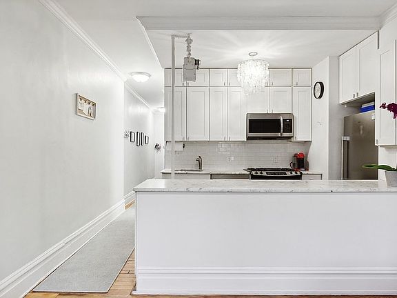 4th image of 170 W 89th St APT 2D