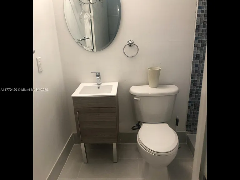 2200 NE 4th Ave #808 — Photo 5