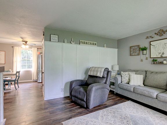 3rd image of 115 Jay Cir