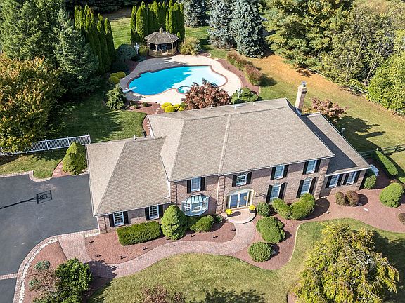 2nd image of 33 Bryan Dr