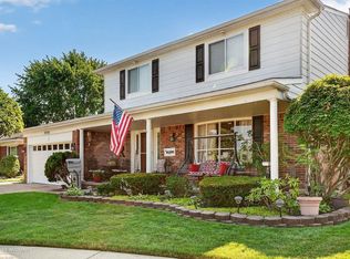 32725 Rugby Dr, Warren, MI 48088