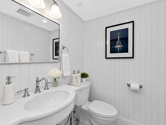 5th image of 160 W Broadway #301