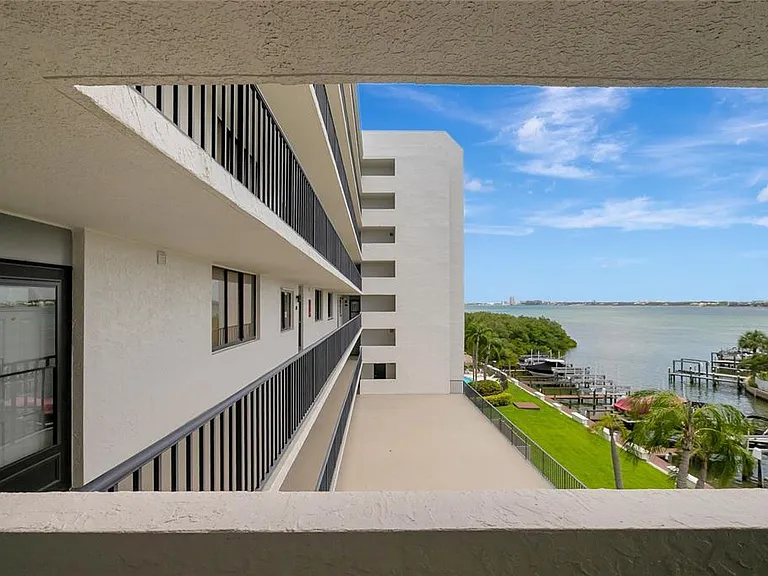 1581 Gulf Blvd #302N — Photo 30