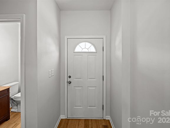 3rd image of 117 High Bluff Cir