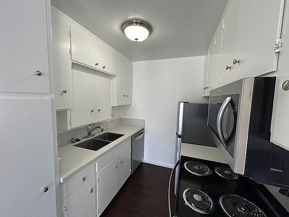 4th image of 734 Sapphire St APT 6