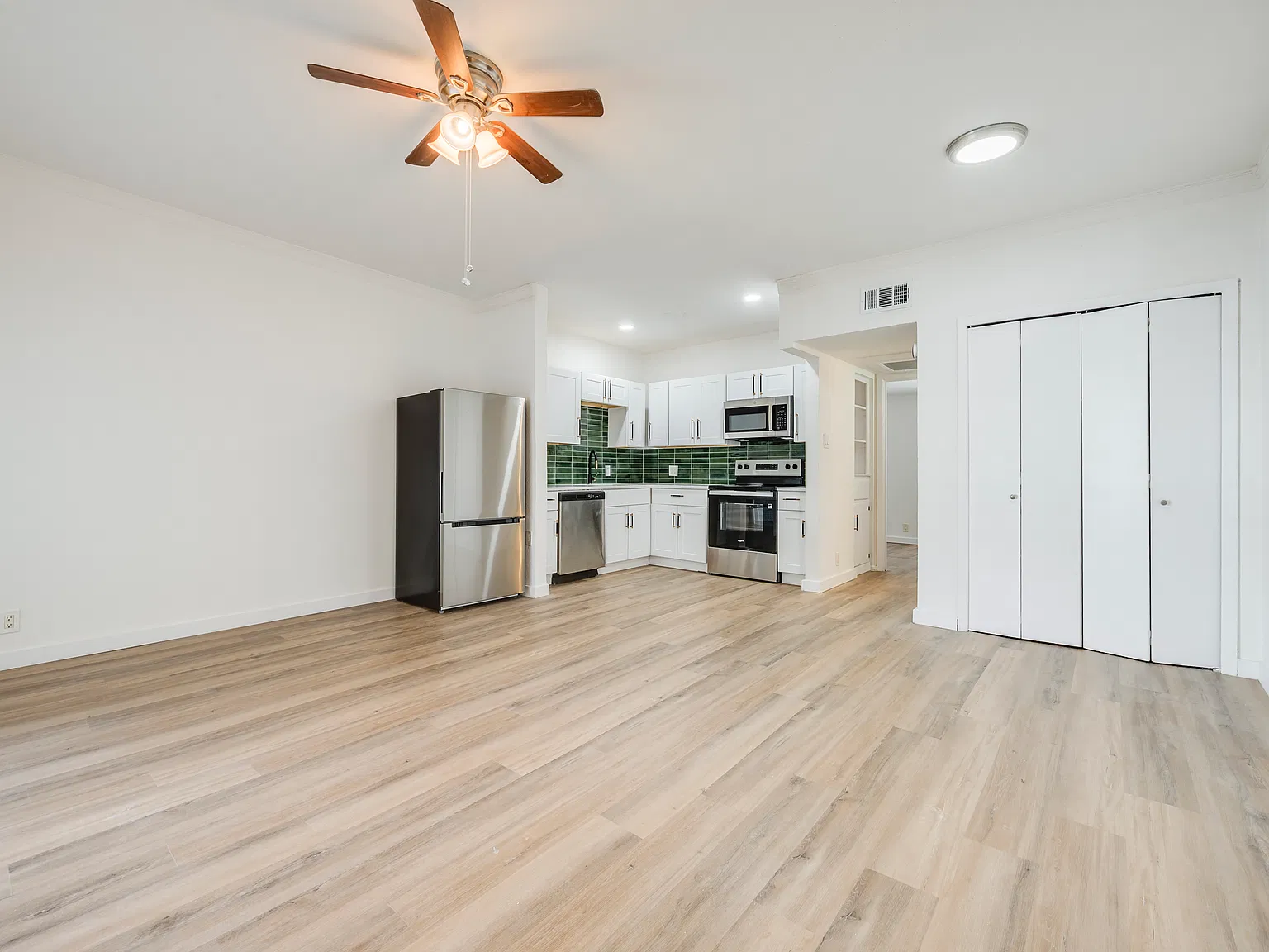 1 bed, 680 sqft, $1,299 — Photo 4