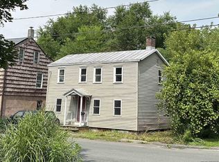 43 Montgomery St, Saugerties, NY 12477