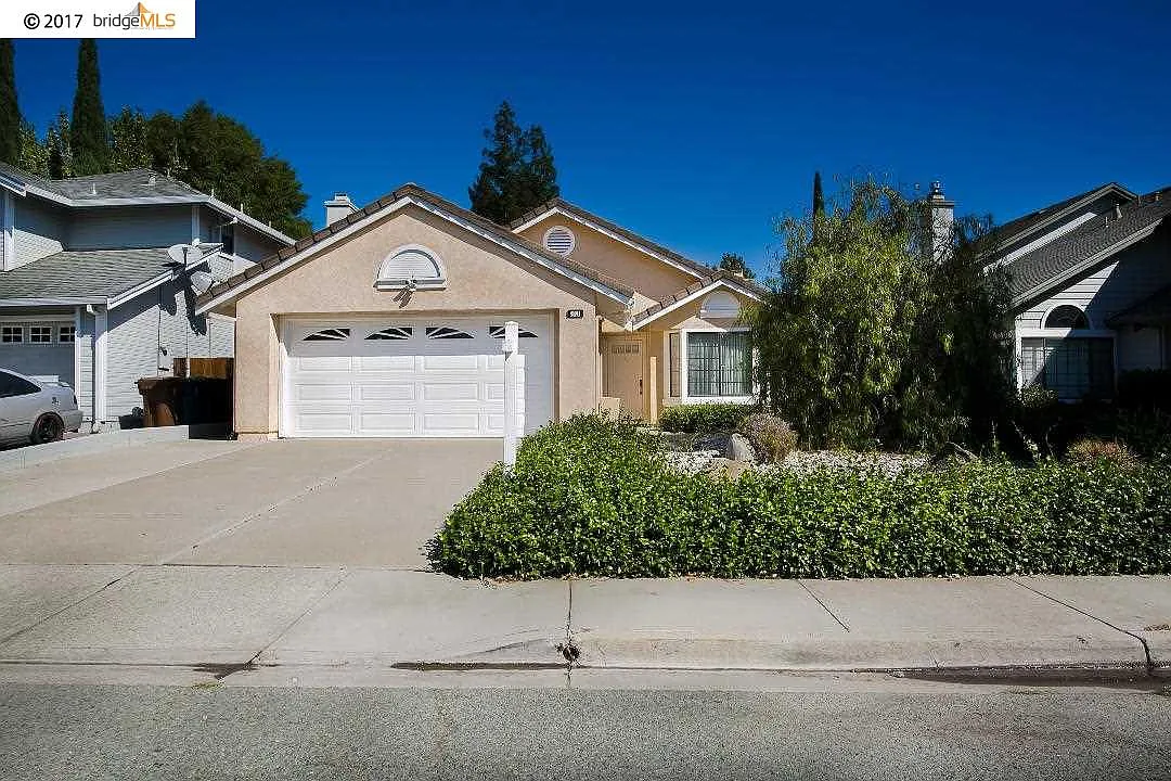 4841 Highlands Way photo 1