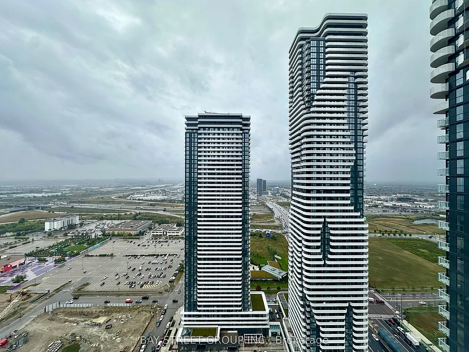 28 Interchange Way #4102