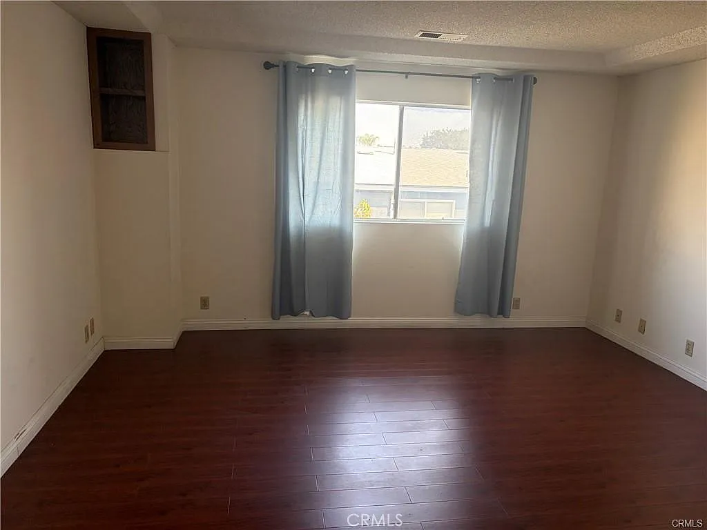 3 bed, 1485 sqft, $3,200 — Photo 4