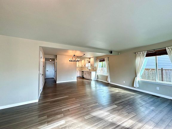 5th image of 27811 NE 151st St