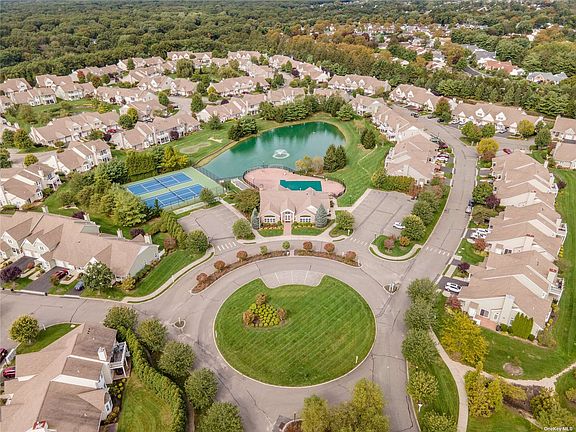 3rd image of 86 Pond Cir #86