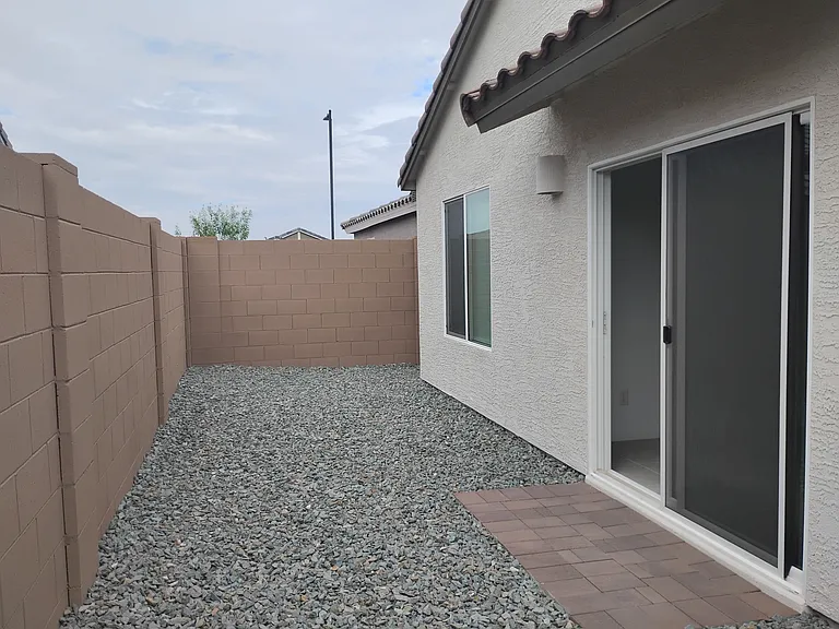 9675 W Piccadilly Rd — Photo 43