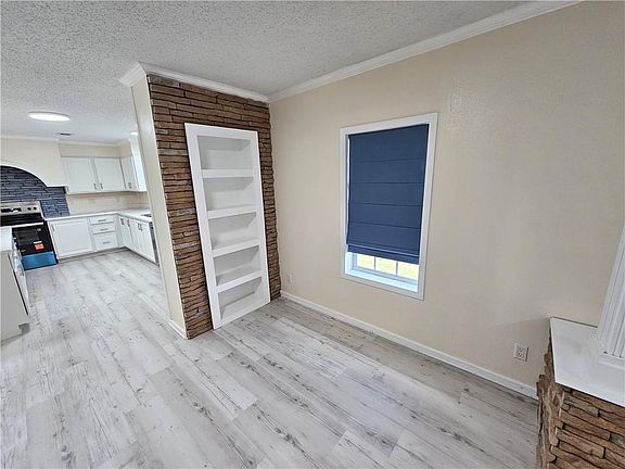 4th image of 7224 Whispering Meadows Dr E
