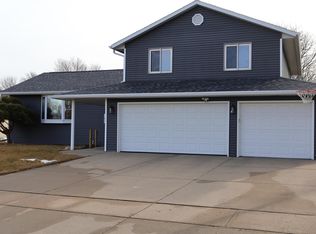 108 Settler Dr, Sergeant Bluff, IA 51054