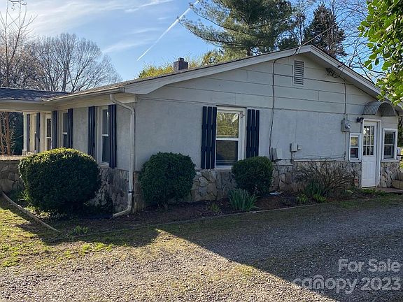 3rd image of 2912 Newton Dr