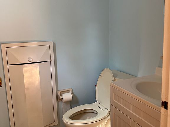 2nd image of 149 3rd Ave APT A
