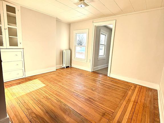 2nd image of 129 Clinton Ave APT 4
