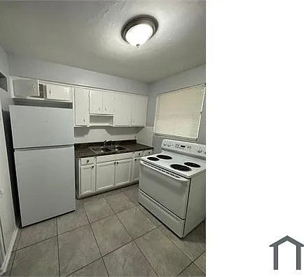 2002 Palafox St #3 — Photo 8