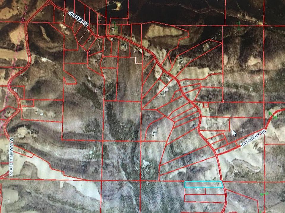2nd image of 600 Center Rd