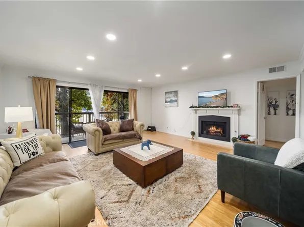 18324 Clark St Unit 120, Tarzana, CA 91356