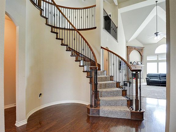 5th image of 8336 Indian Bluff Trl