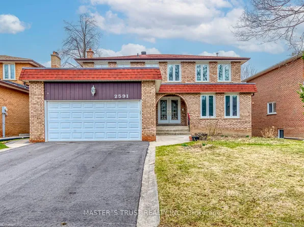 2591 Robin Dr, Mississauga, ON L5K 2G2