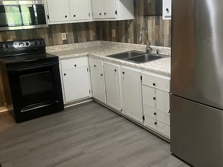 839 Steuben St — Photo 1