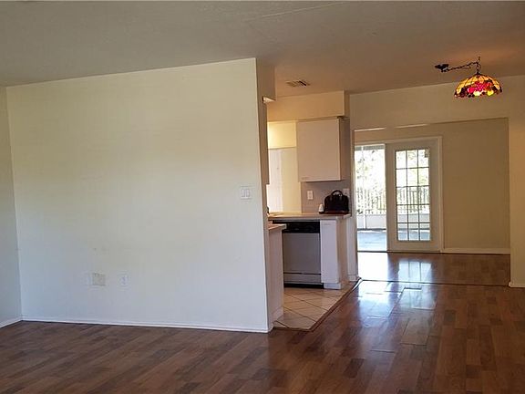 3rd image of 3714 Lakewood Dr