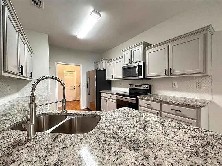 3516 Lori Ln — Photo 28