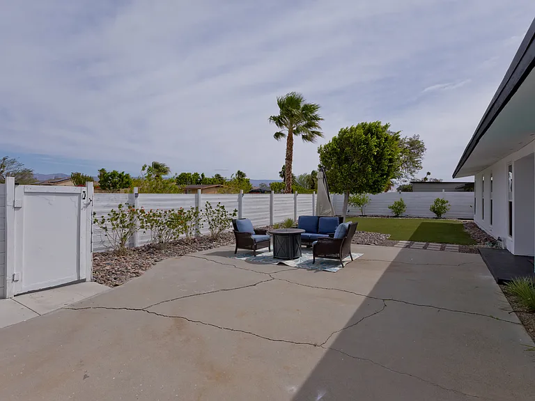 765 W Rosa Parks Rd — Photo 5