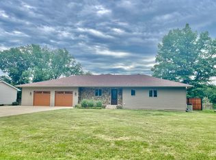 12822 Lawrence Rd, Sterling, IL 61081