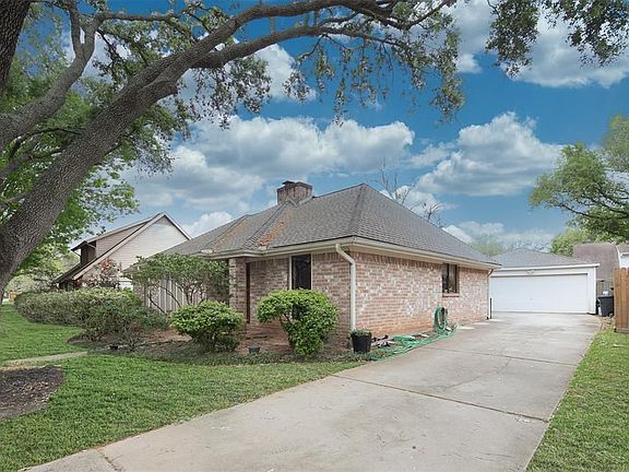 5th image of 2823 Colonial Dr