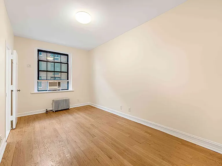 107 E 63rd St #5 — Photo 6