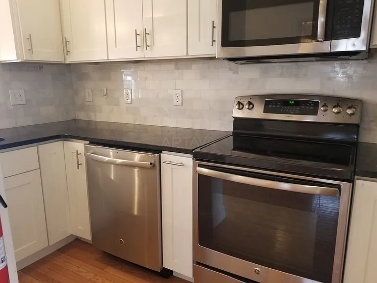 34 Fellsway W #3 — Photo 1