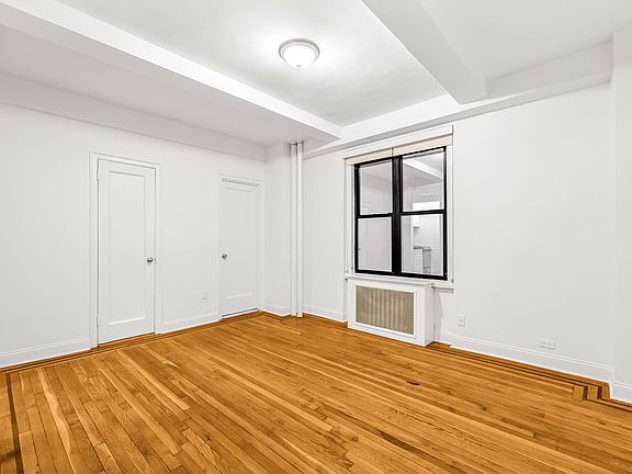 3rd image of 208 W 23rd St APT 307