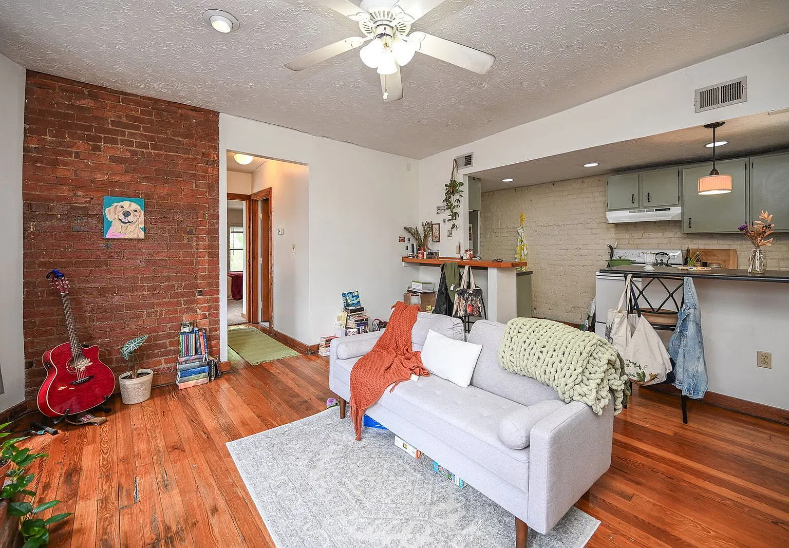 1 bed, 1.0 bath, 900 sqft, $1,150 — Photo 3