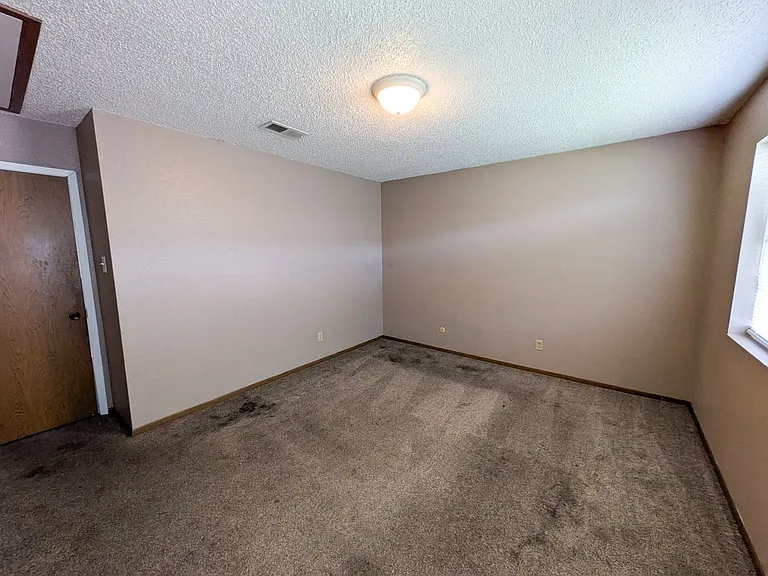 Laurel Square Townhomes — Photo 14