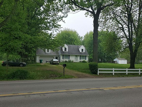 4th image of 8429 E Lake Rd